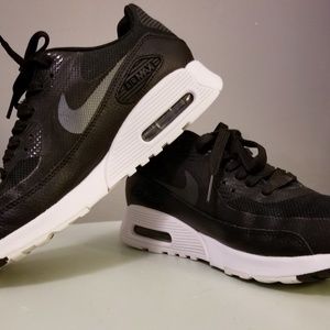 Nike Air Max 90 Ultra 2.0